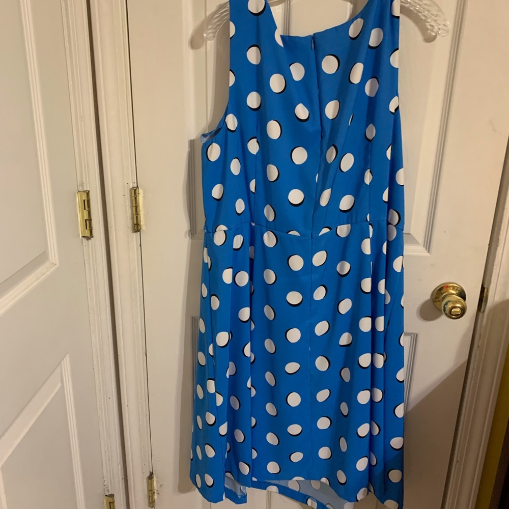 Dressbarn size 22 97% polyester